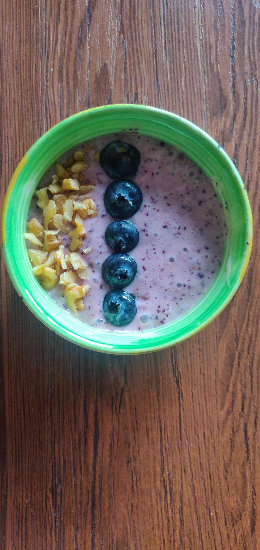 Blueberry smoothie bowl 
