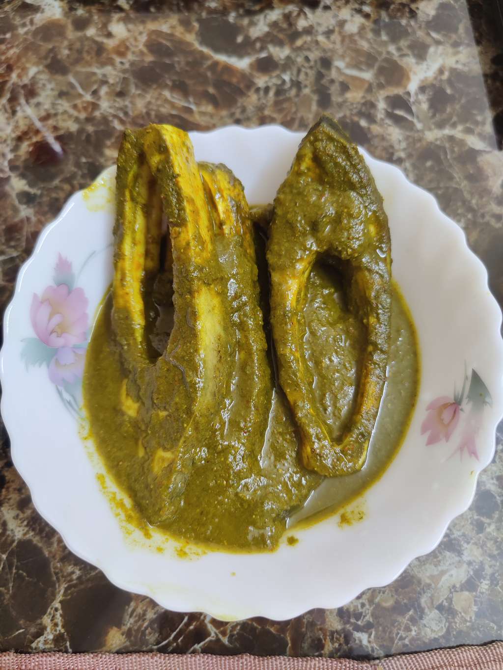Palak dhaniya machli