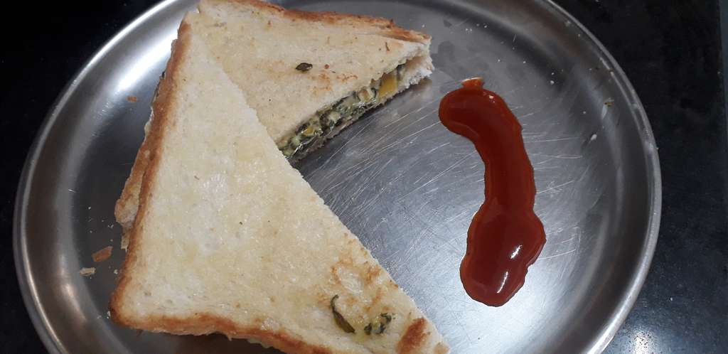 Cheesy Spinach Corn Sandwich