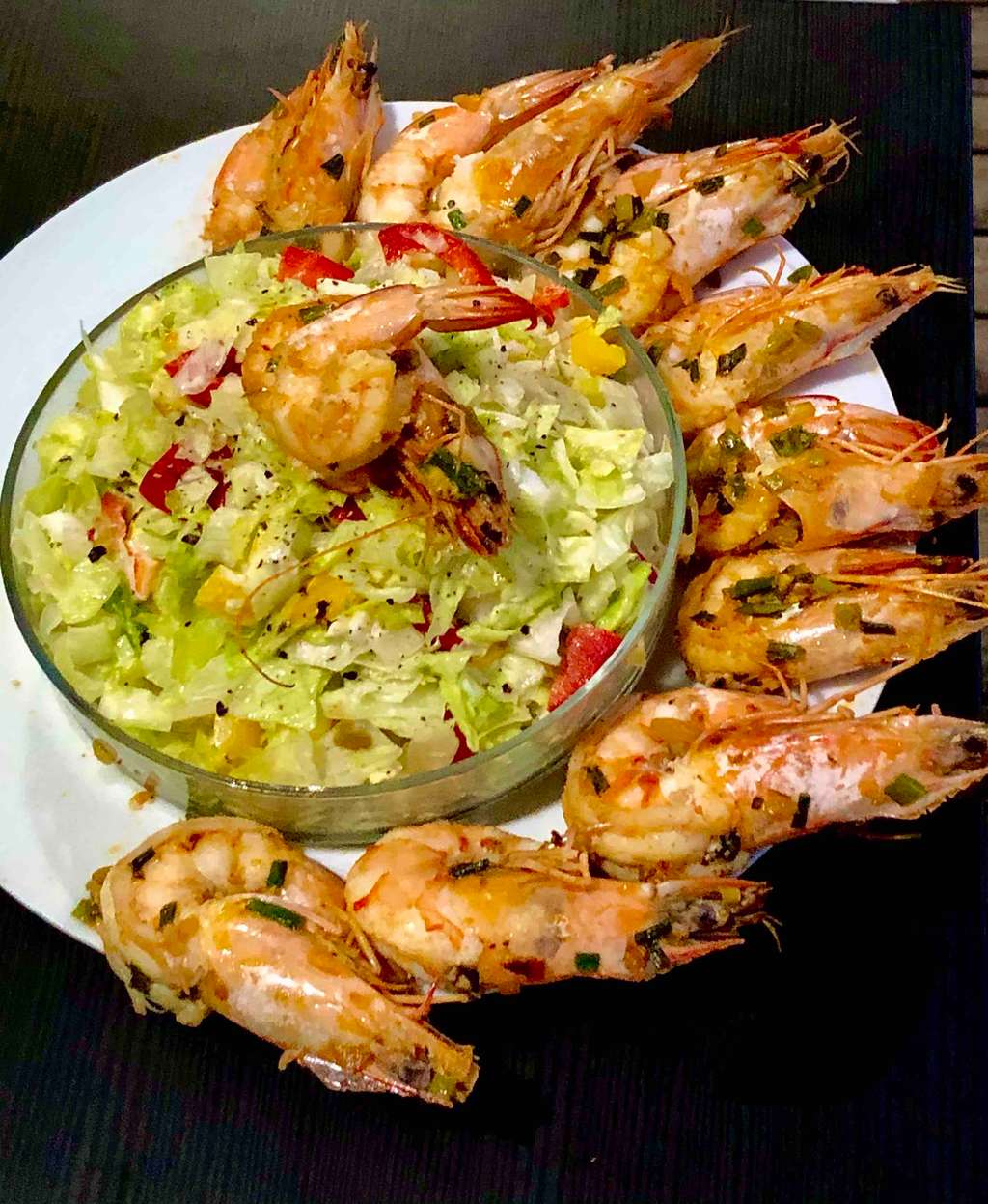 garlic shrimps and salad