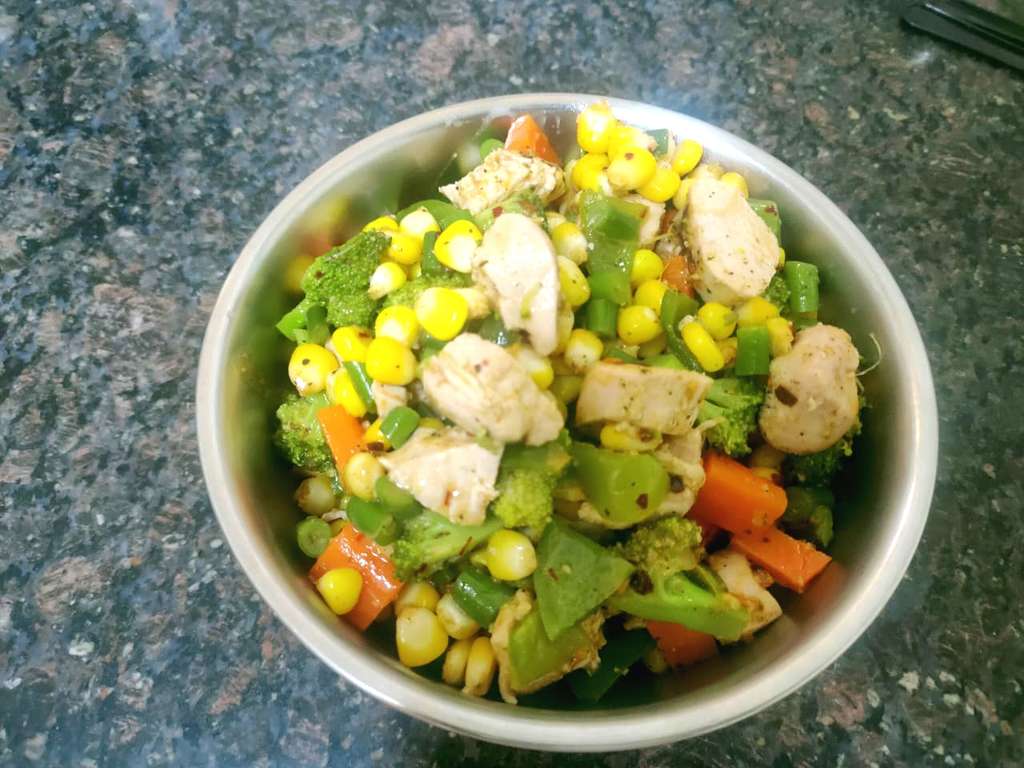 Chicken and vegetables salad 🥙