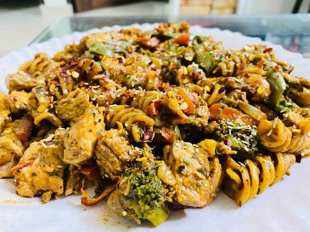 CHICKEN PASTA