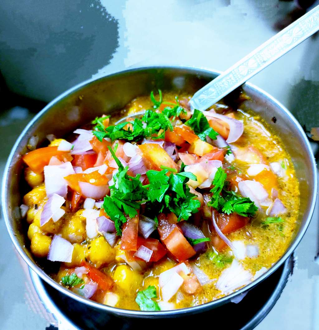 chatpata aloo chhole chat🥗