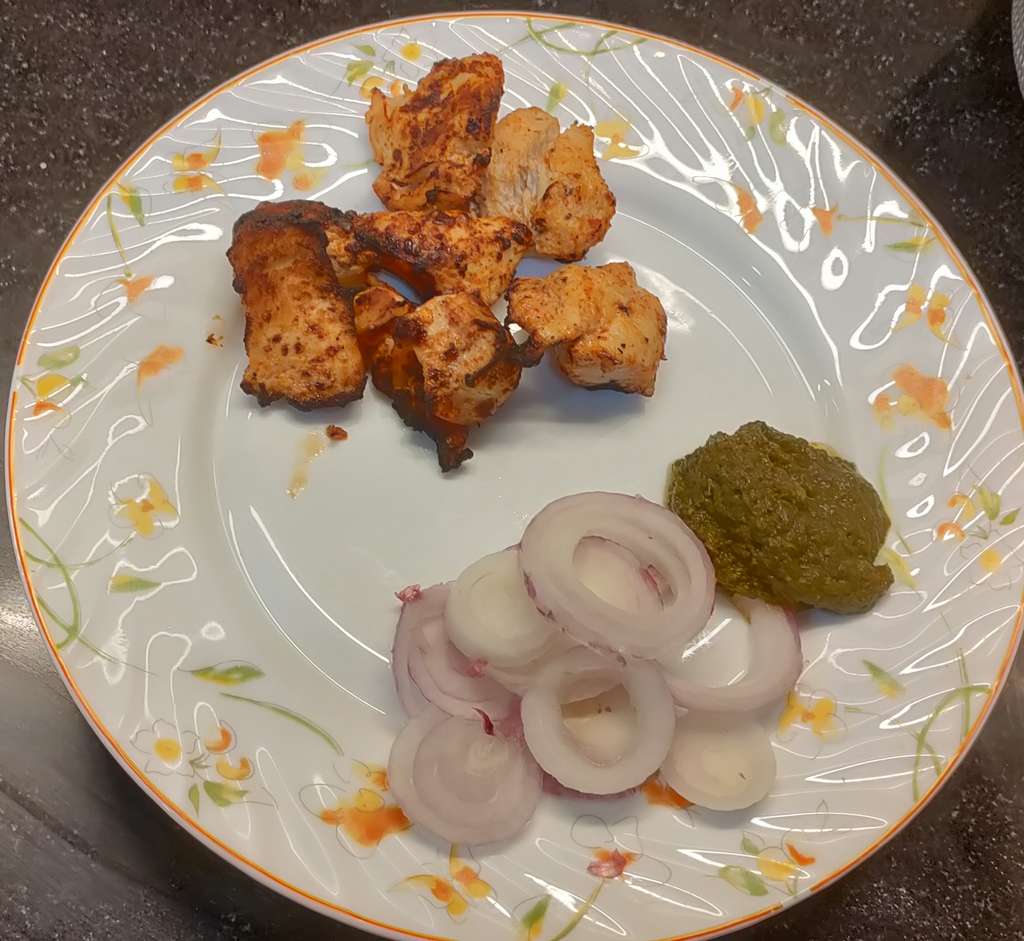 Hung curd chicken tikka masala