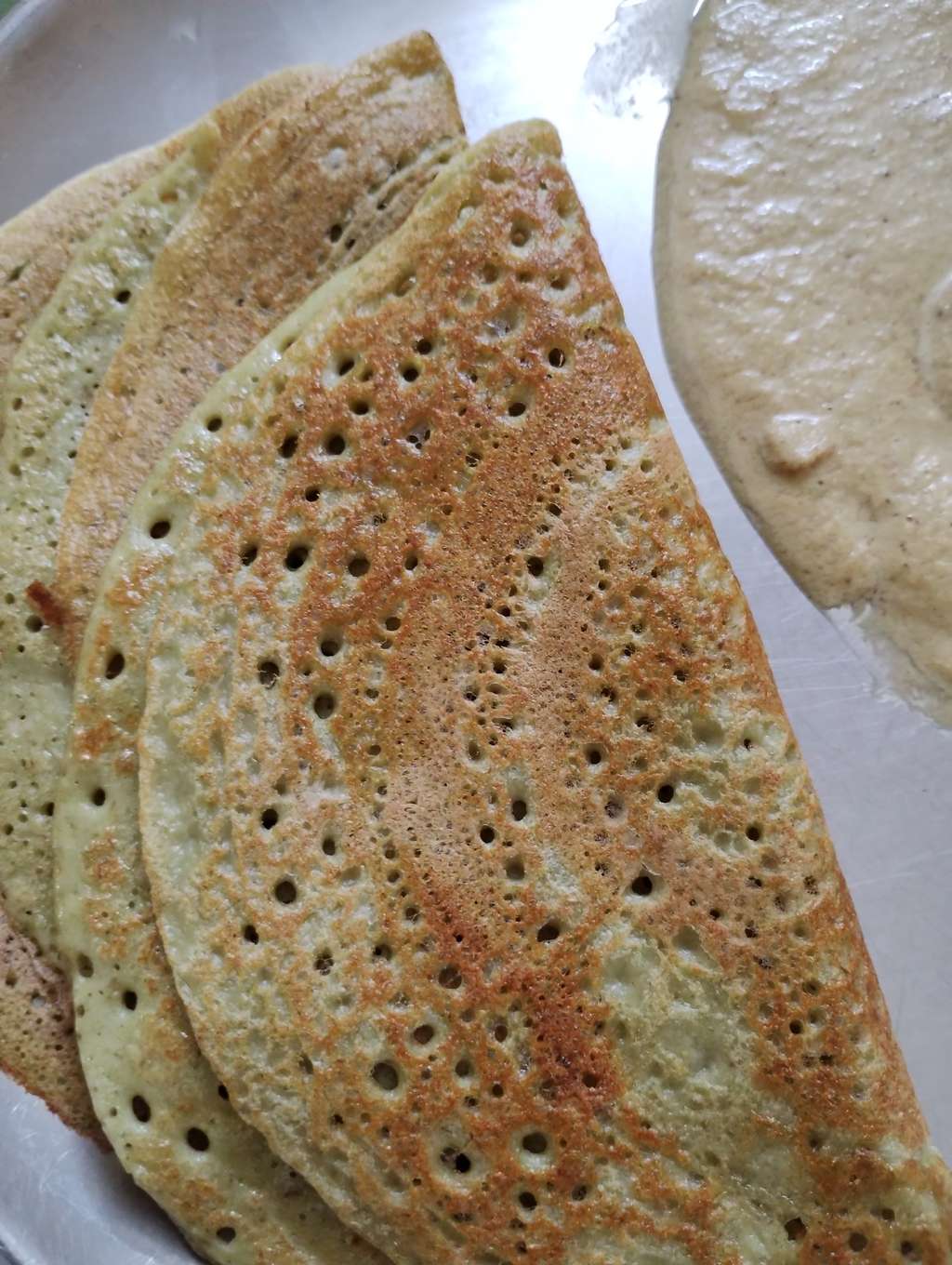 Moong& oats dosa.