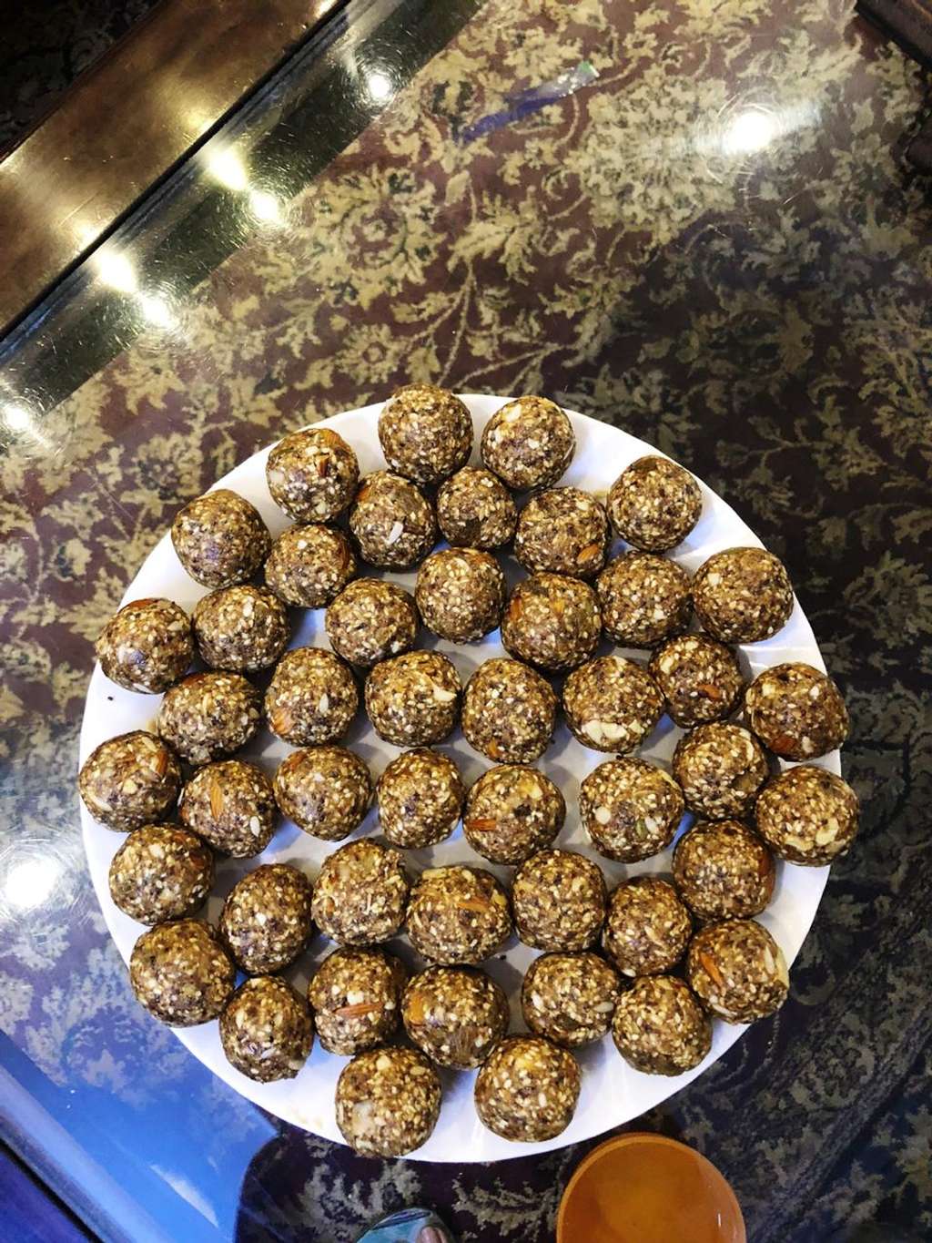 Til k Ladoo