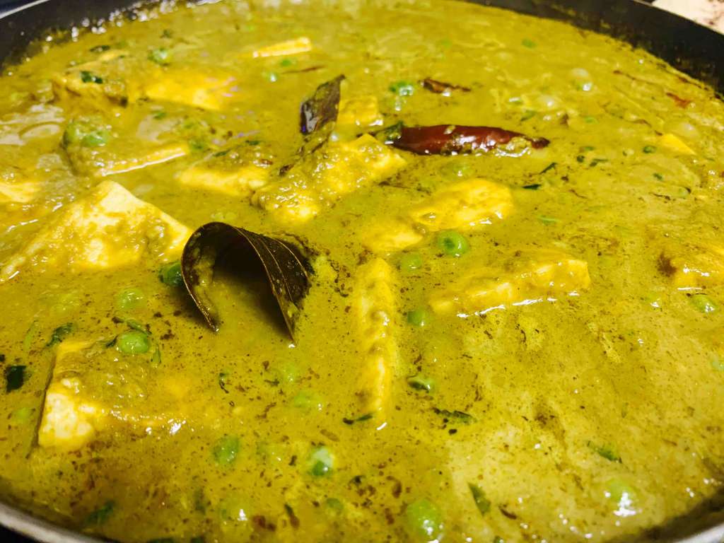 palak mattar paneer curry
