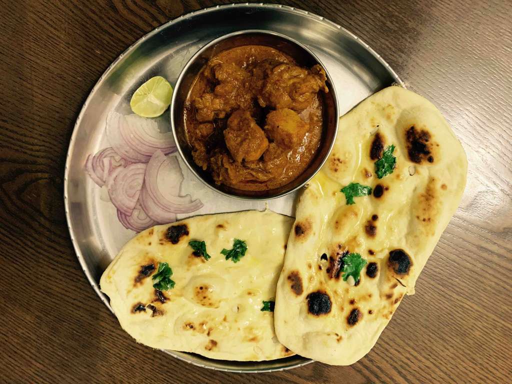 Naan with Chicken curry (Weekend Special)
