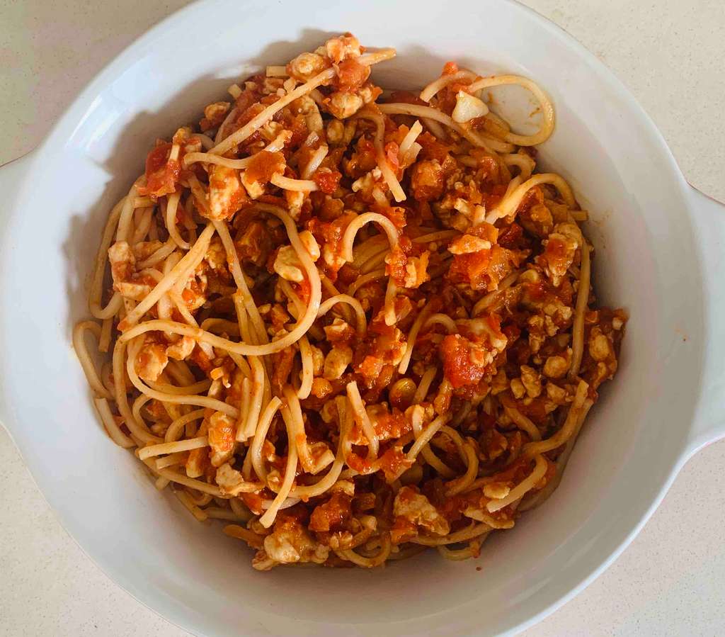 Chicken Bolognese with whole wheat pasta/ noodles