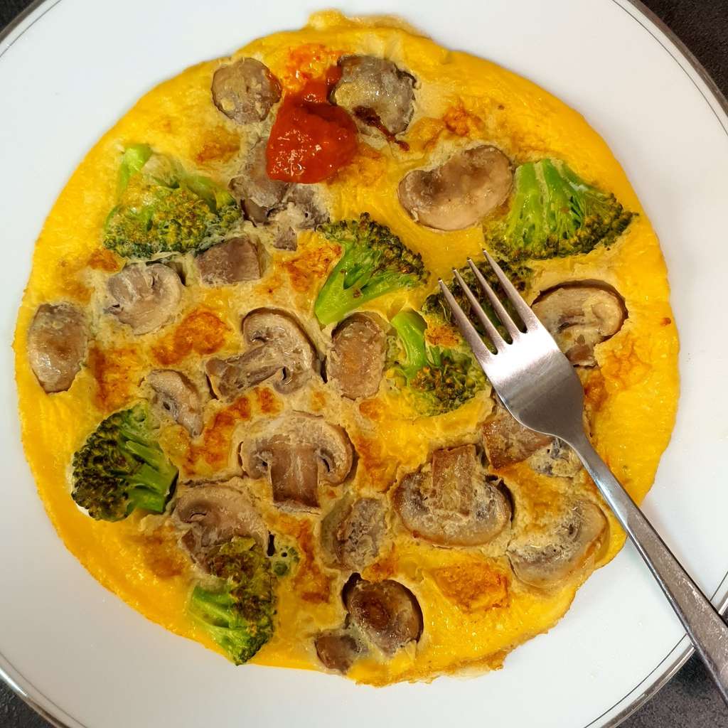 Broccoli and Mushroom Omelette 