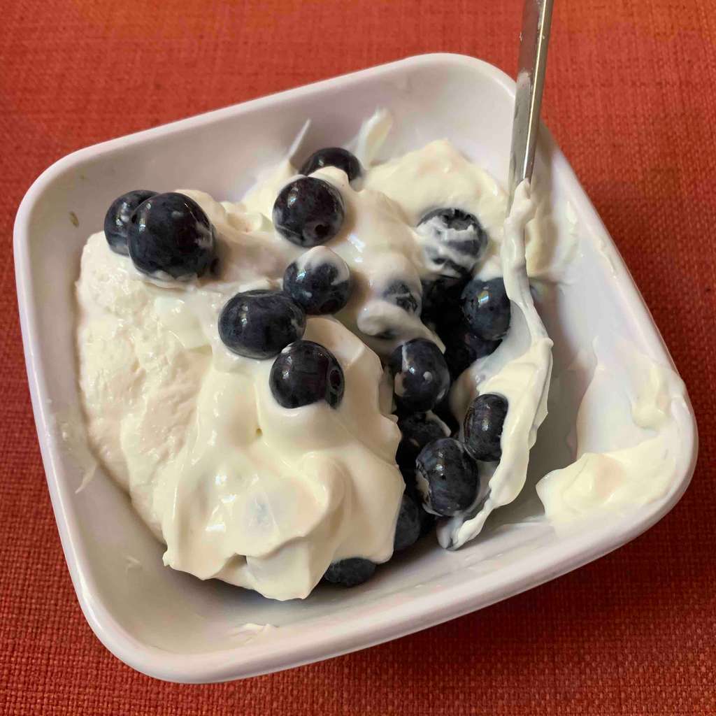 Greek yoghurt with Blueberries