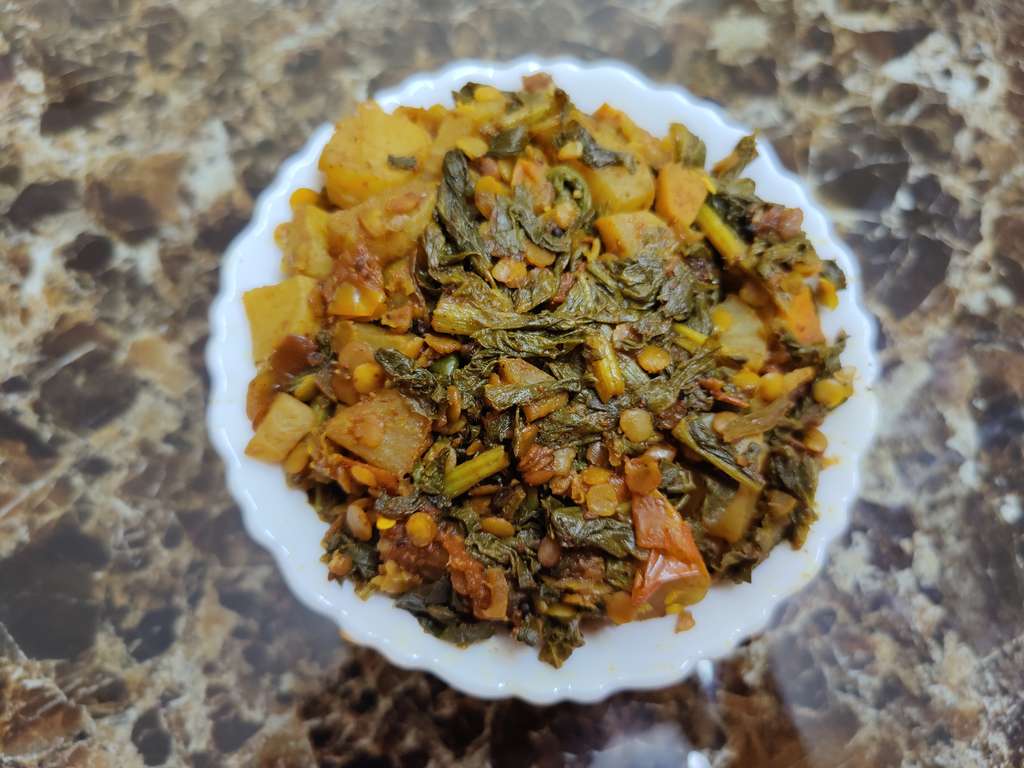 Radish greens with paneer