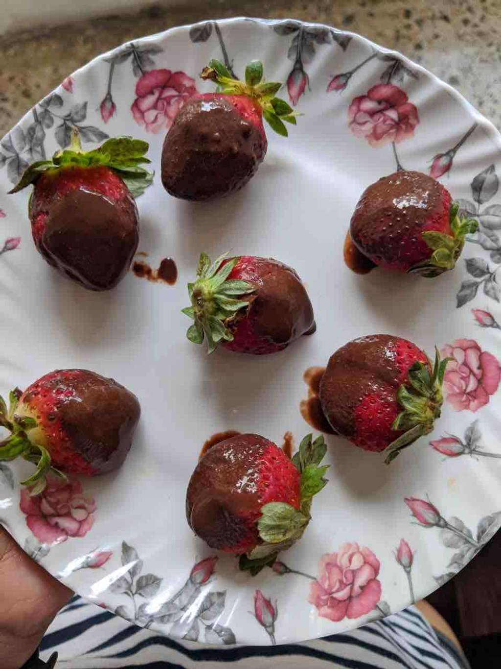 Strawberries, whey and dark chocolate