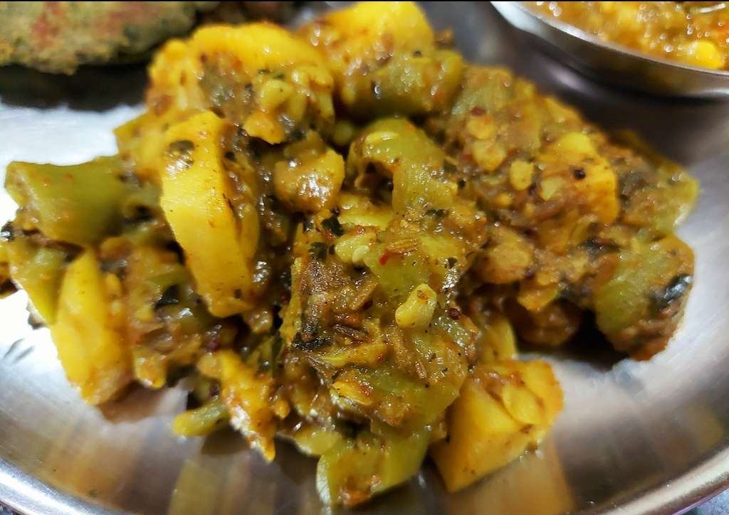 Sponge gourd and potatoe sabji