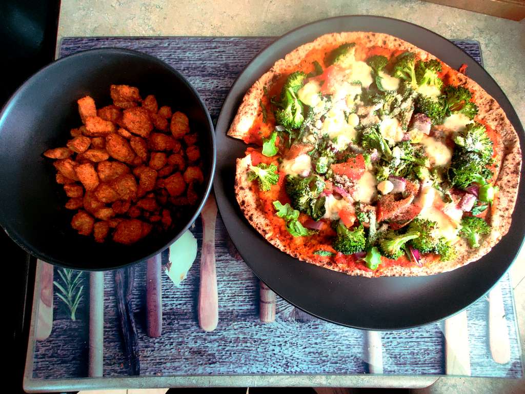 Wheat pita pizza