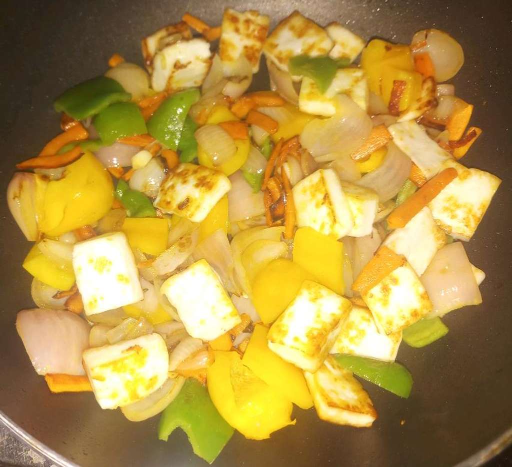 Paneer with sauteed vegetables