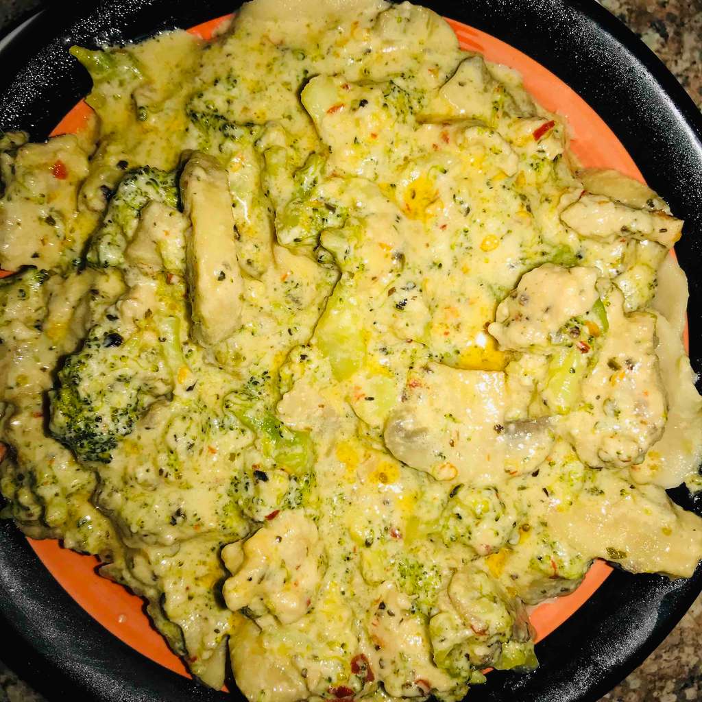 Chicken Ravioli with veggies in cheese sauce