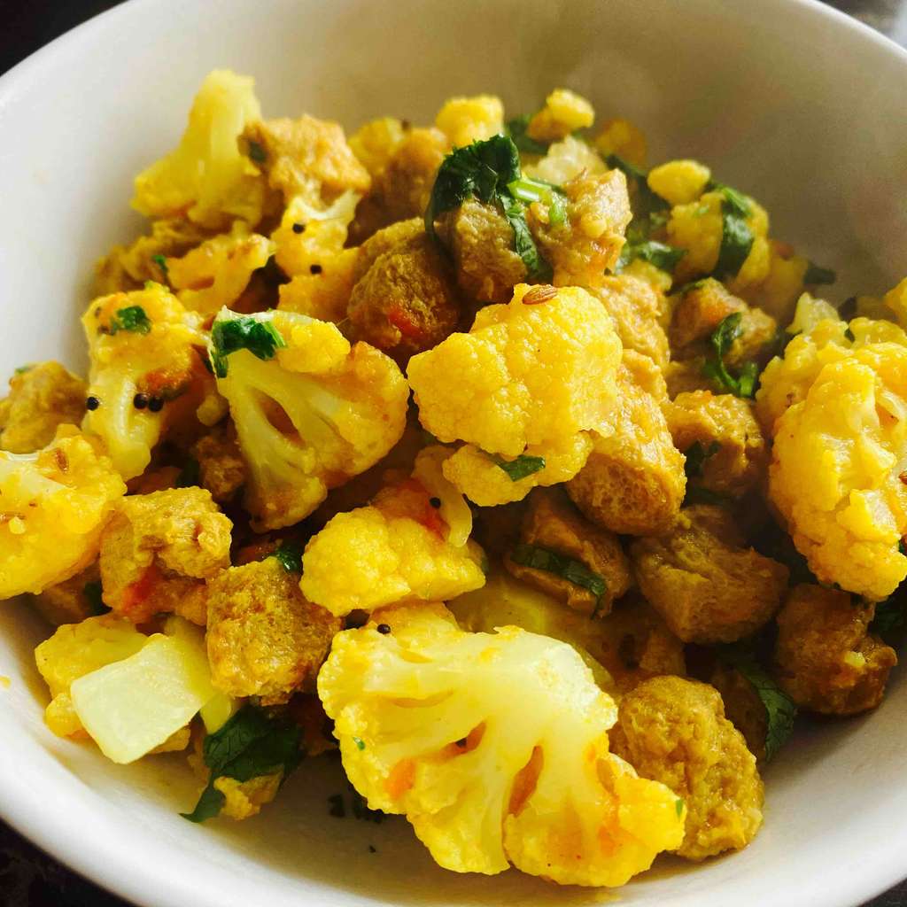 Cauliflower Soya Curry