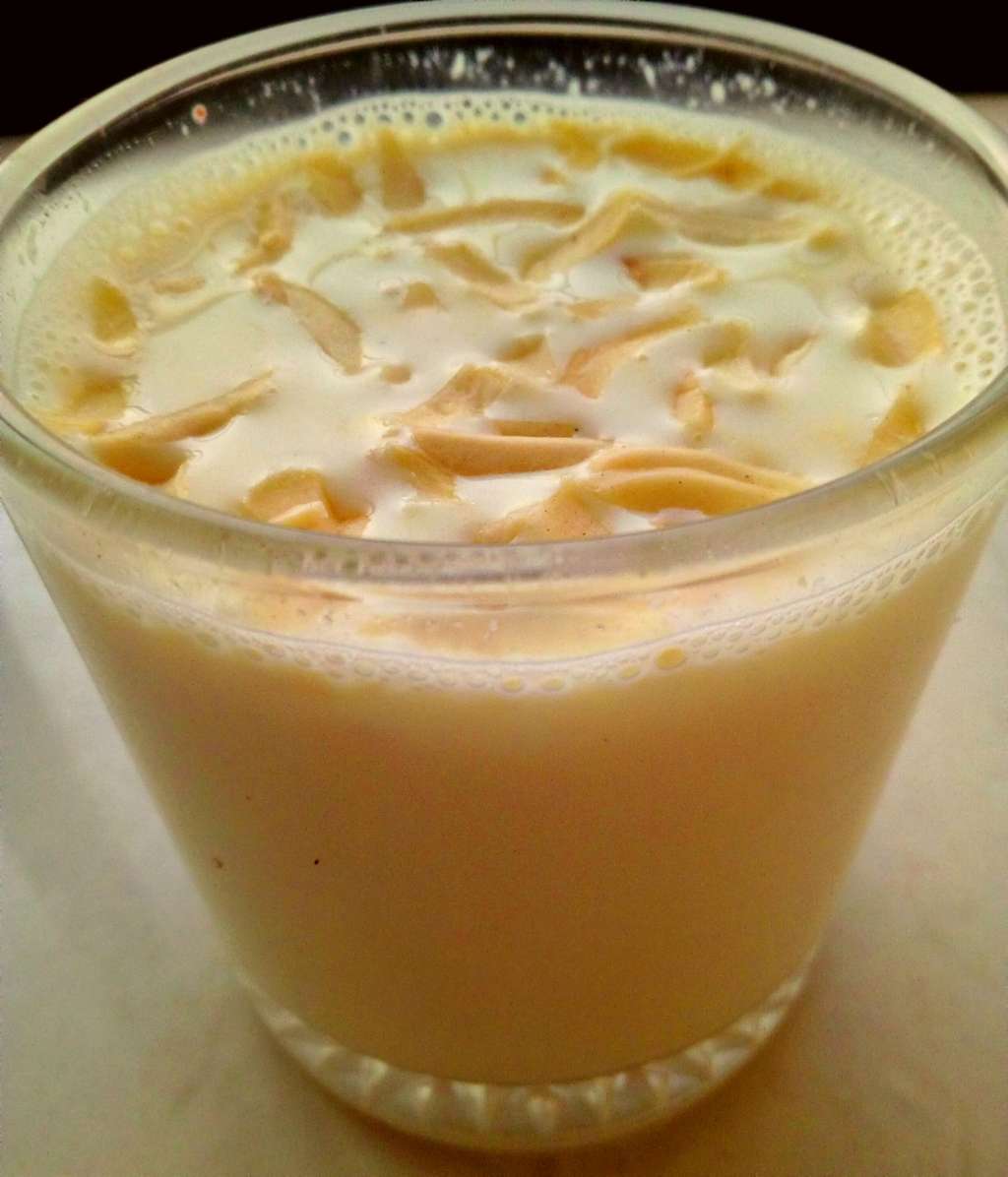 Egg-yolk milkshake
