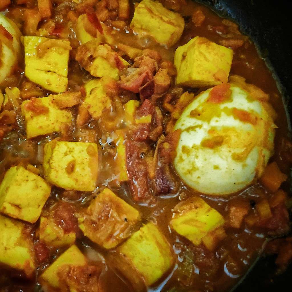 Egg paneer masala