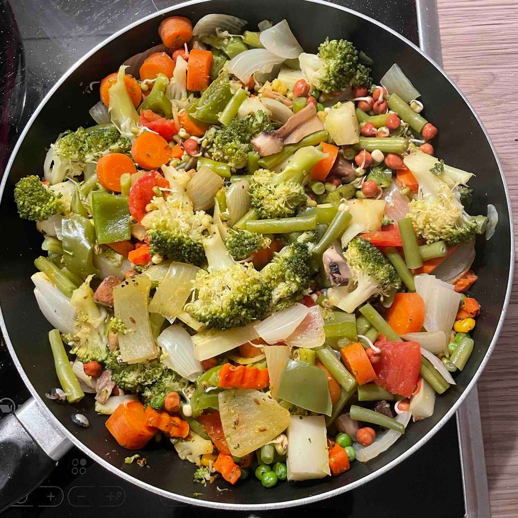 4 steps: Mixed Vegetables (boiled and little fried)