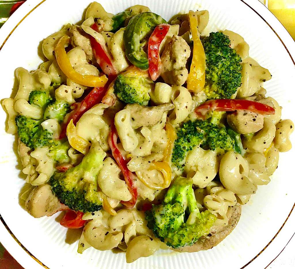 Creamy Chicken Broccoli pasta