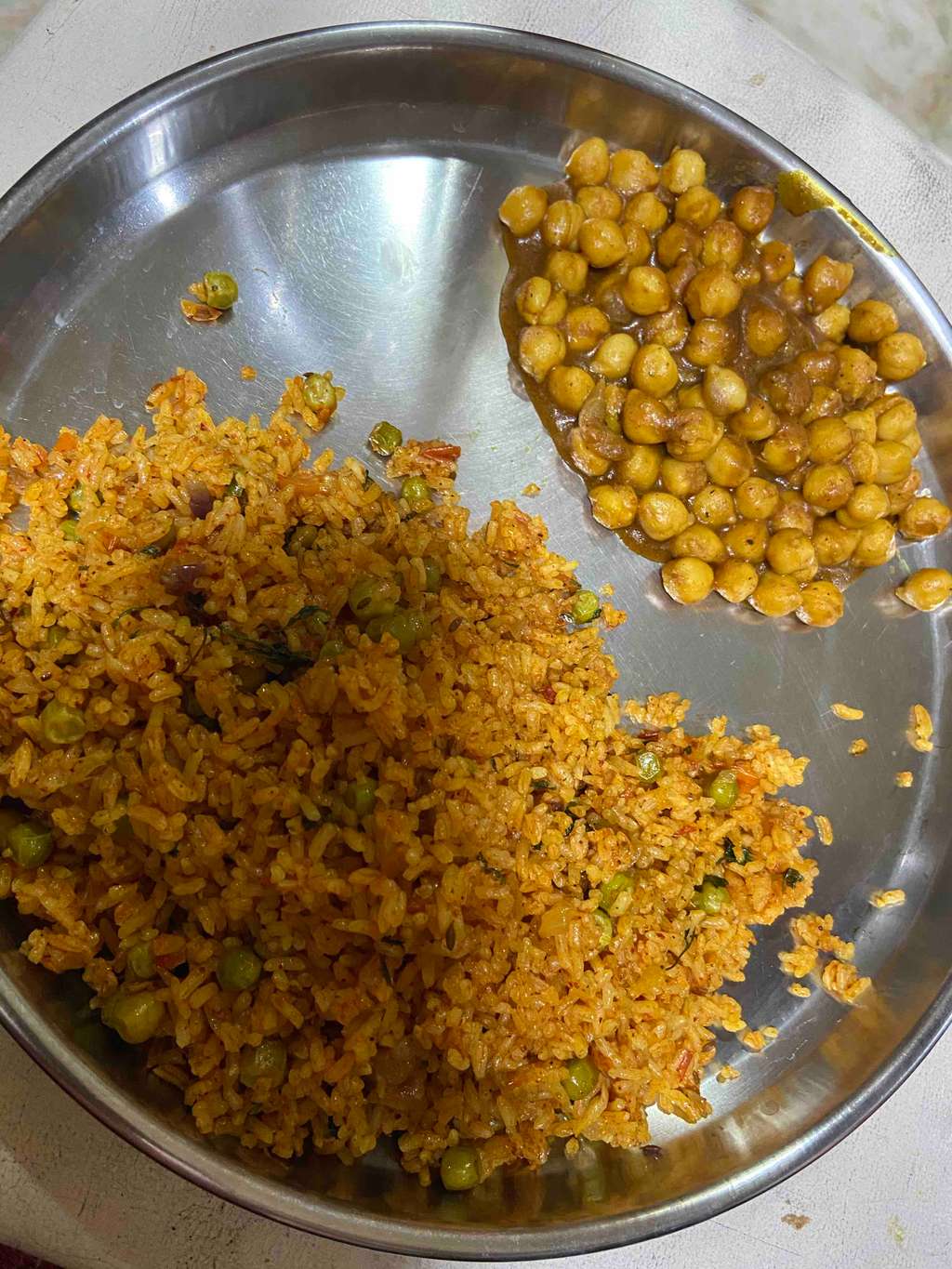 tawa pulav+ choley masala