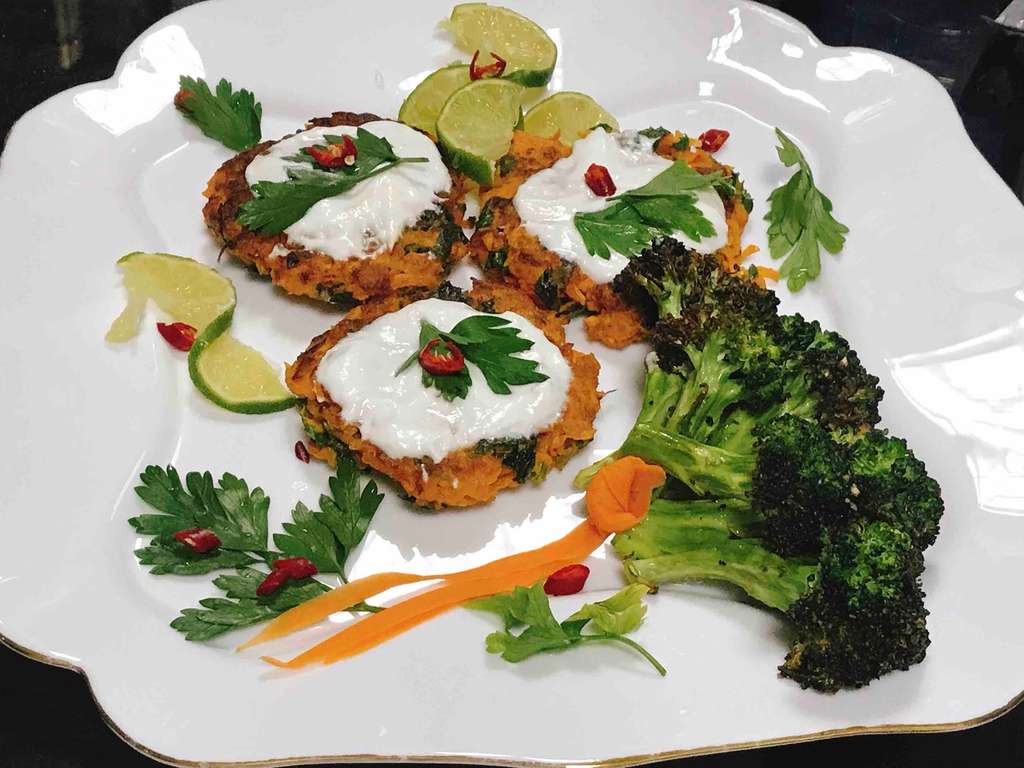 Carrot Fritters with Broccoli 