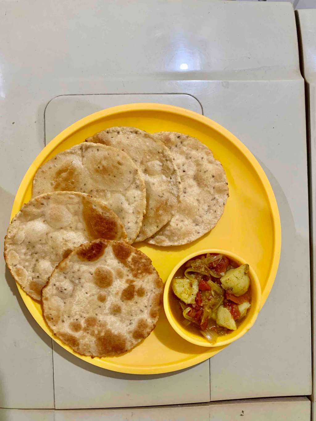 puri and aloo ki sabzi 