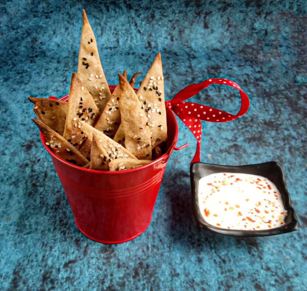 Wheat Pita Chips with Curd Dip