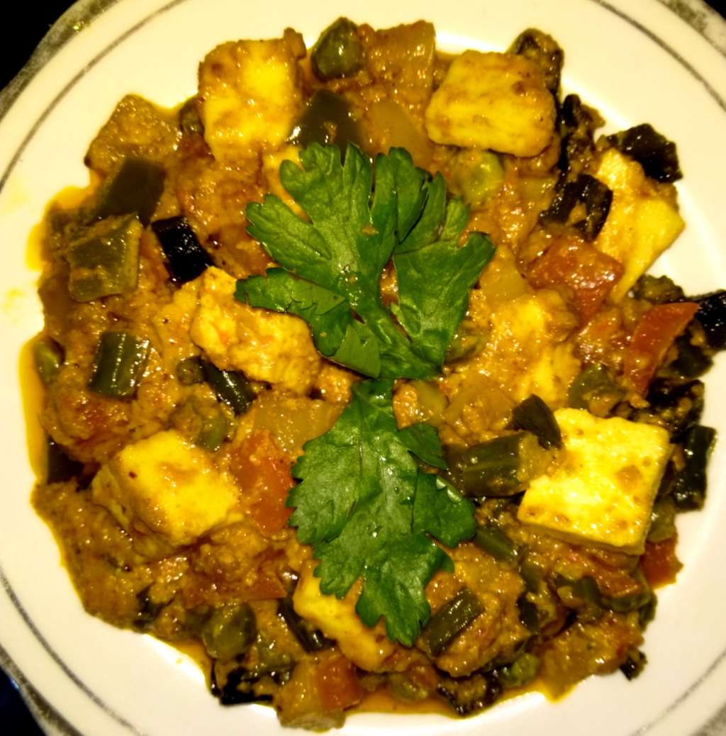 Mixed Paneer Veggie Curry
