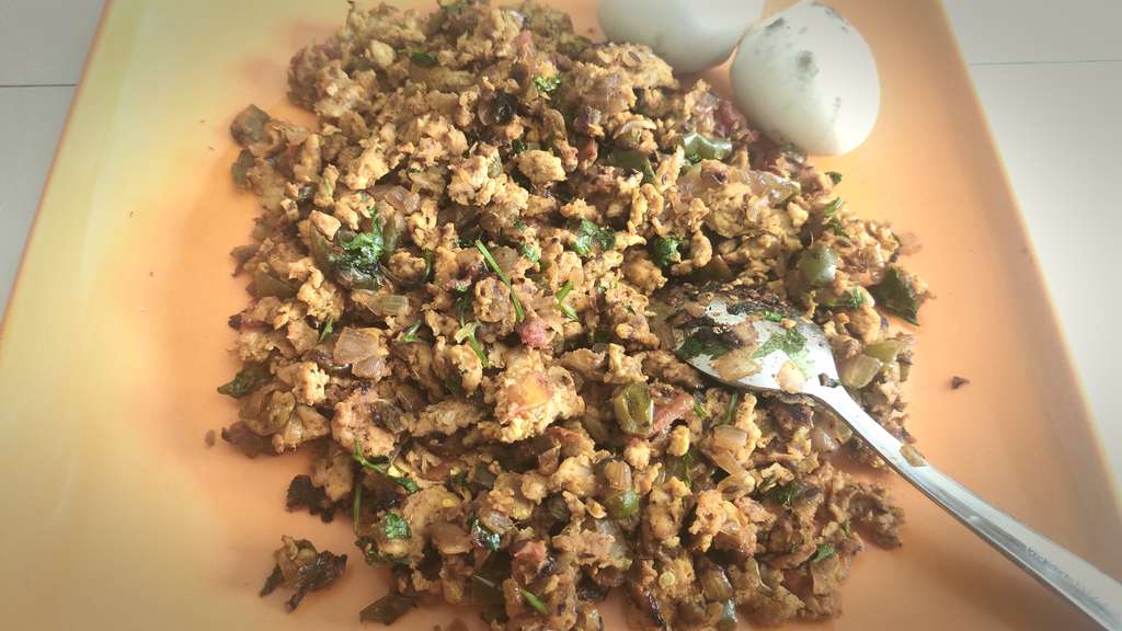 chicken Keema and boiled egg
