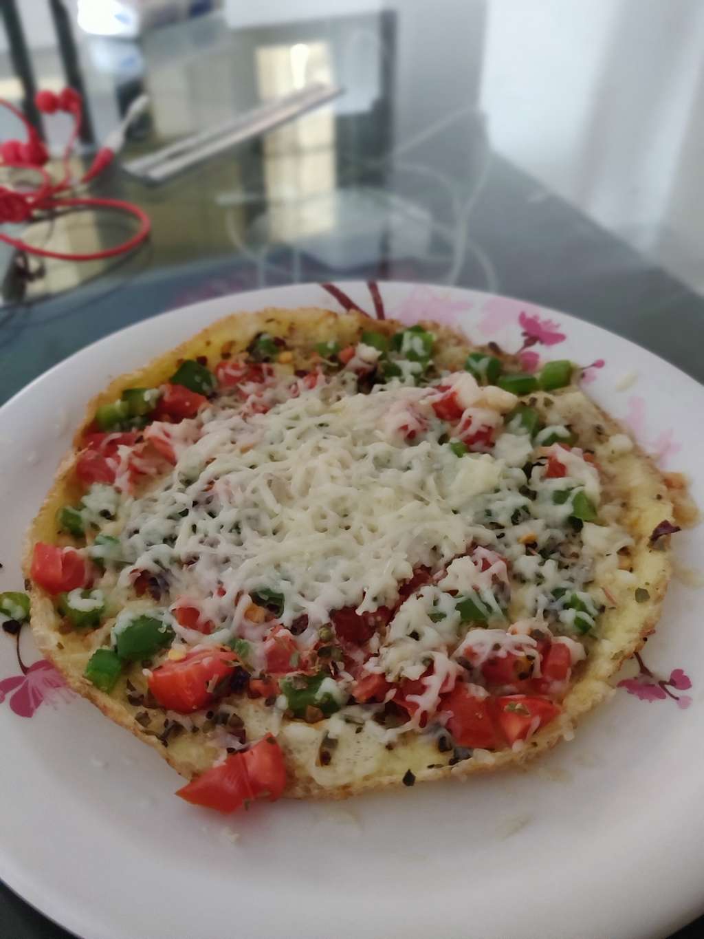 Egg chicken pizza