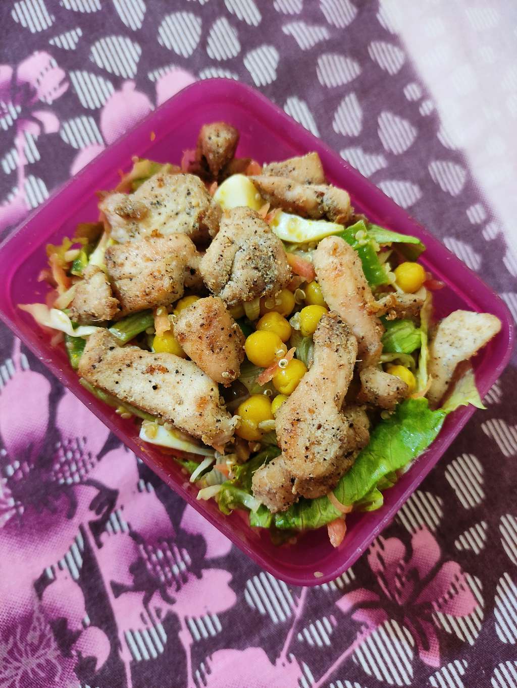 White pea, Quinoa, Egg and Chicken Salad