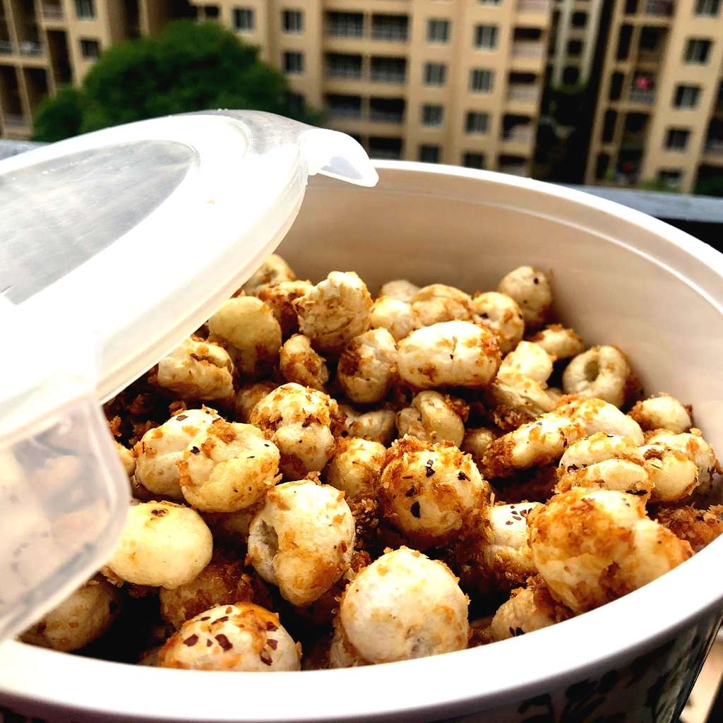 Caramelised fox nuts