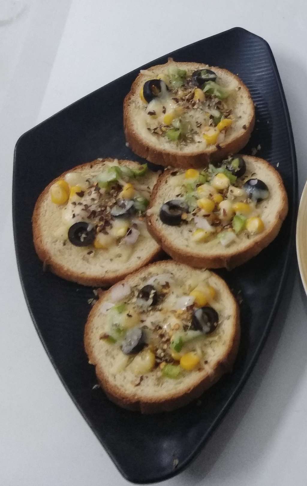 Cheese garlic bread