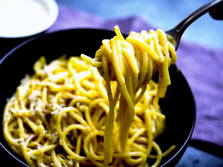 Pasta in egg sauce