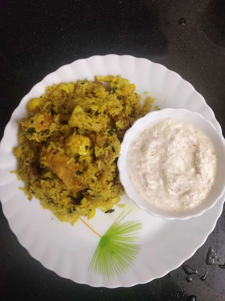 mixed spring rice with cucumber raita