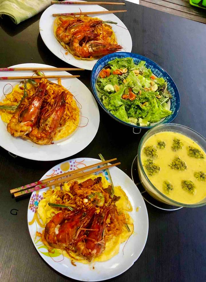phad thai prawns 