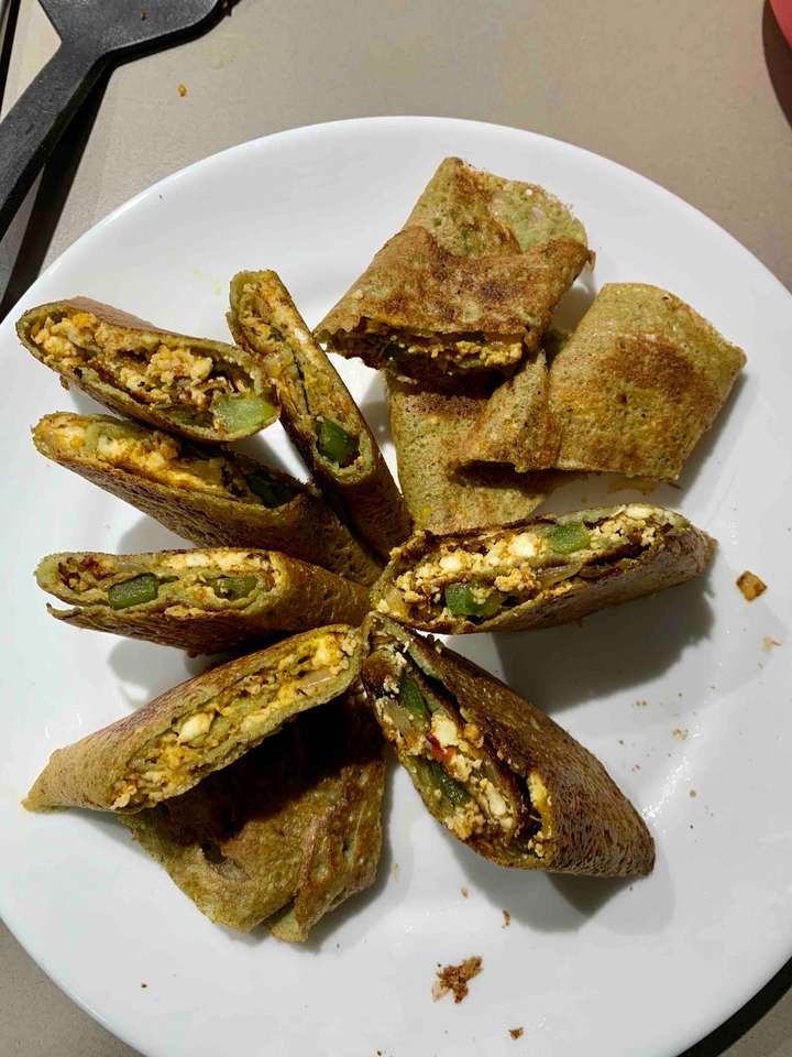 Schezwan Paneer Moong cut dosa