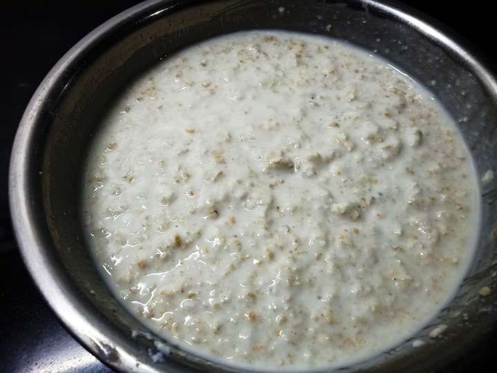 Basic Oats Smoothie with Whey Protein (Serves 2)