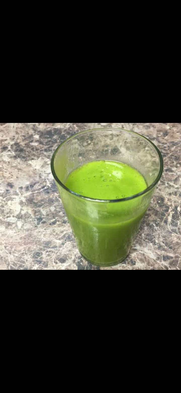 pinapple green smoothie