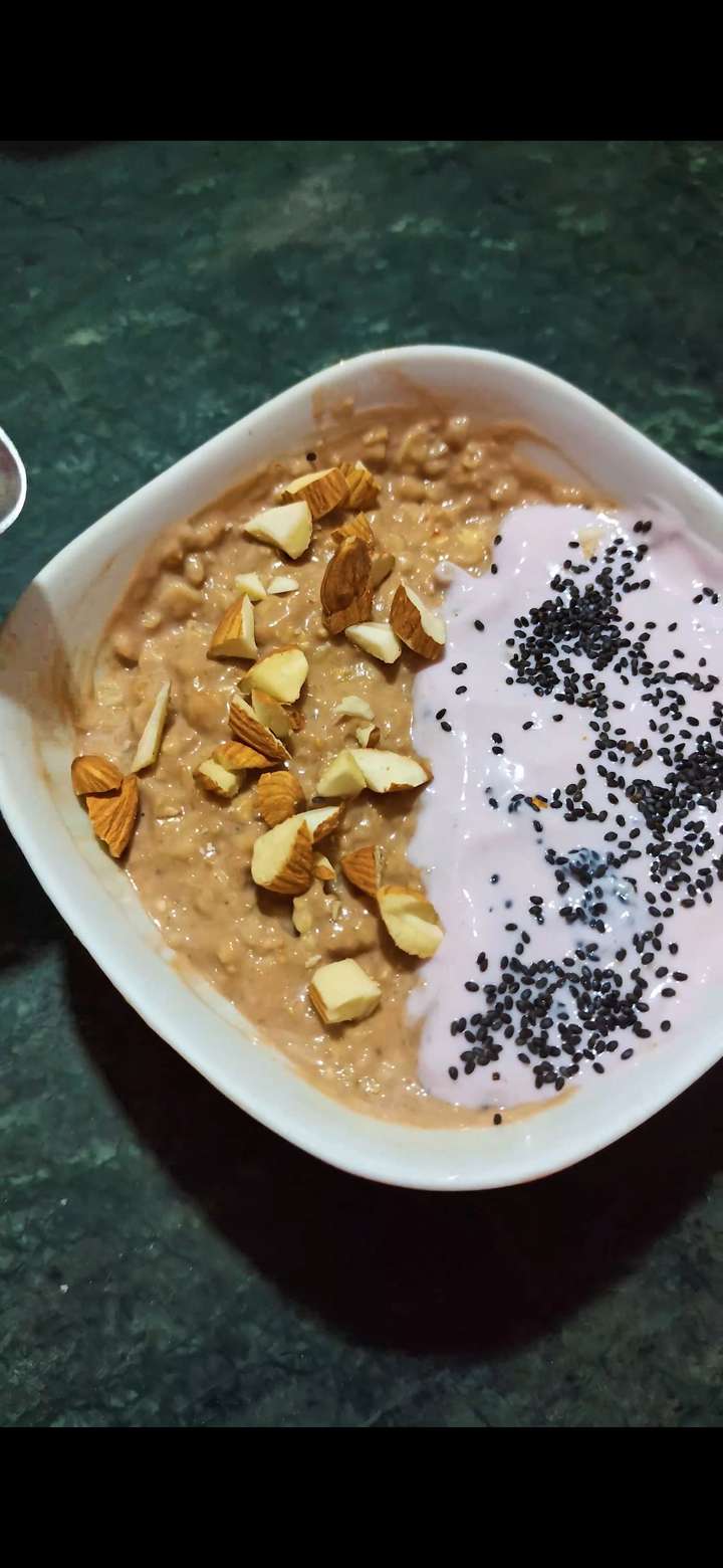 SWEET OATS WITH YOGHURT