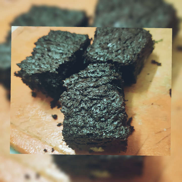 DARK CHOCOLATE PROTEIN BROWNIES