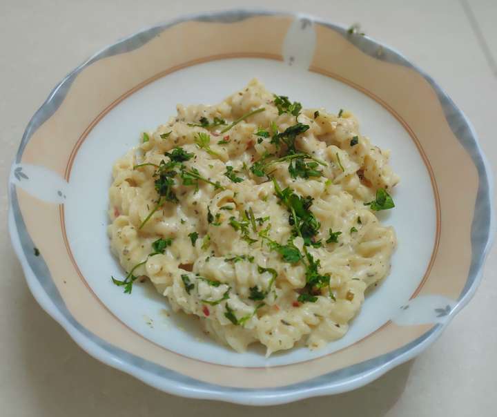 WHITE SAUCE PASTA