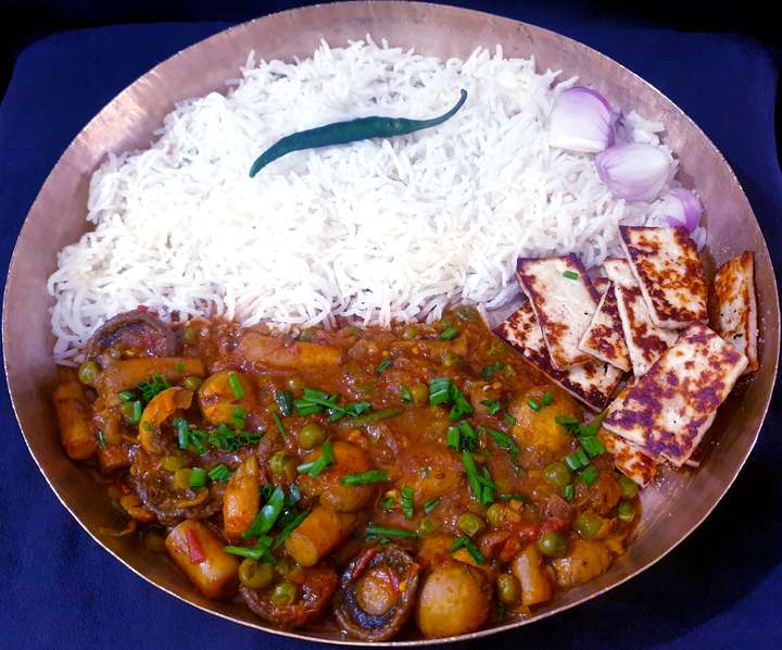 Mushroom Matar,Paneer Crisps with Steamee Rice