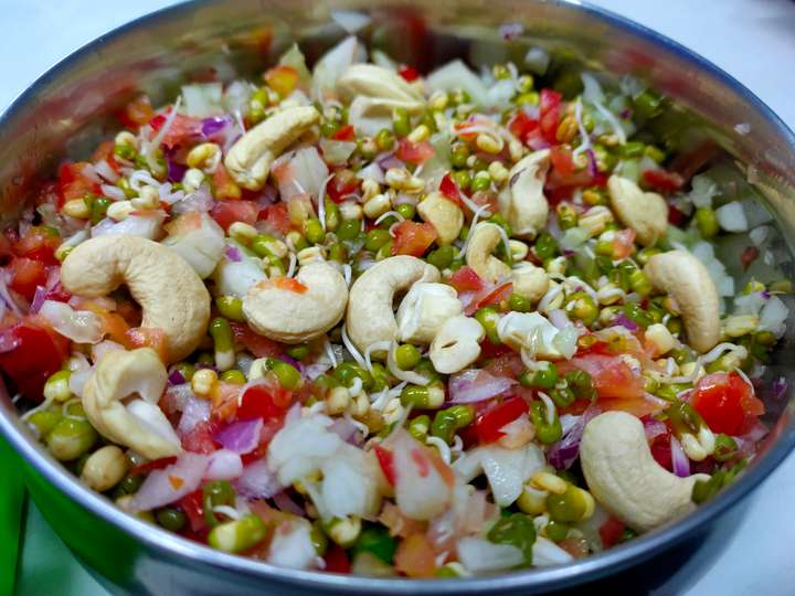 Moong Sprouts Veggie Salad