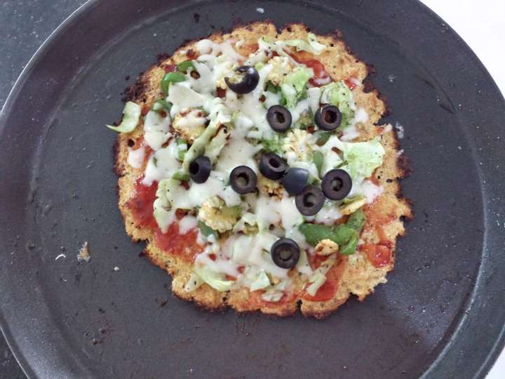 Cauliflower base pizza