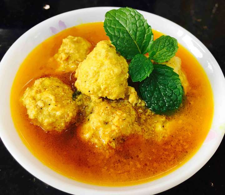 keema balls in coconut gravy 