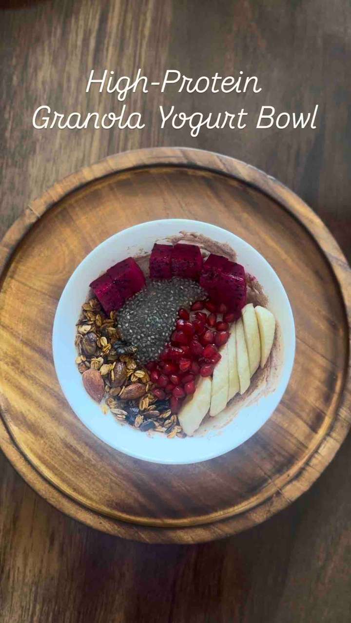Yogurt granola Bowl